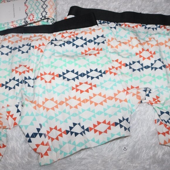 MeUndies Mens medium boxer briefs with matching pair of socks size medium - NWOT - Picture 2 of 5